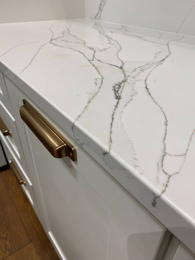 Unique Calacatta Quartz countertop