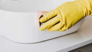 Cleaning Countertops: Easy Spring Cleaning Tips for Pristine Surfaces